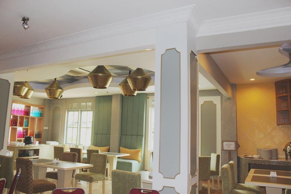 פאלמבאנג Capital O 1128 Hotel Imara מראה חיצוני תמונה