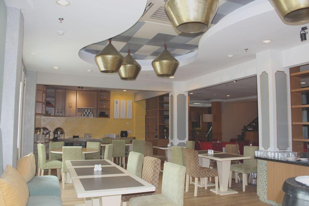 פאלמבאנג Capital O 1128 Hotel Imara מראה חיצוני תמונה