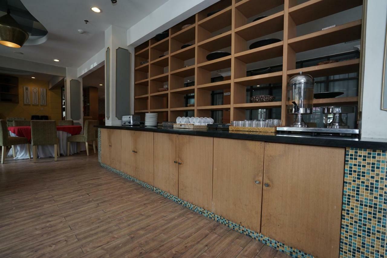 פאלמבאנג Capital O 1128 Hotel Imara מראה חיצוני תמונה