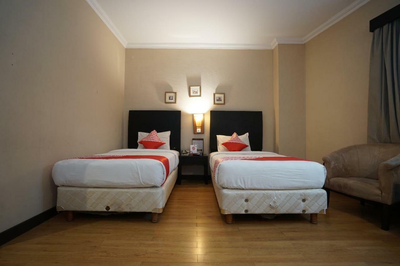 פאלמבאנג Capital O 1128 Hotel Imara מראה חיצוני תמונה