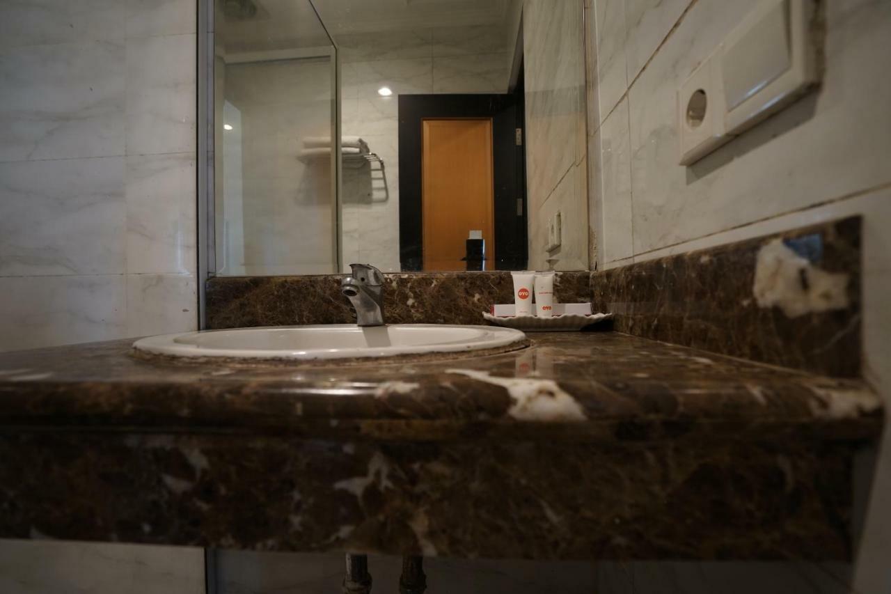 פאלמבאנג Capital O 1128 Hotel Imara מראה חיצוני תמונה