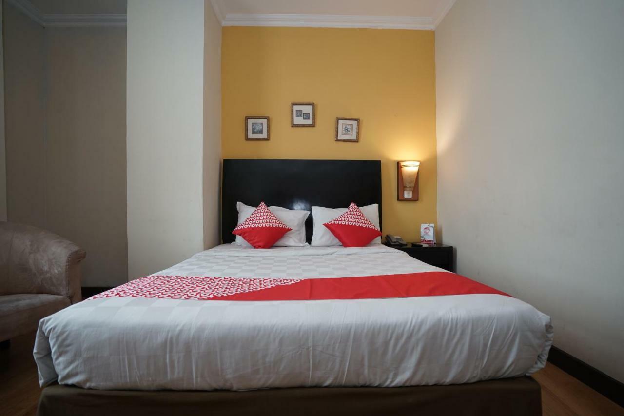 פאלמבאנג Capital O 1128 Hotel Imara מראה חיצוני תמונה