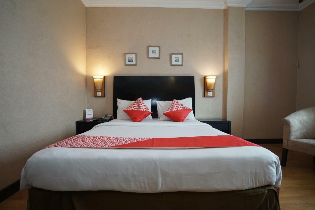 פאלמבאנג Capital O 1128 Hotel Imara מראה חיצוני תמונה