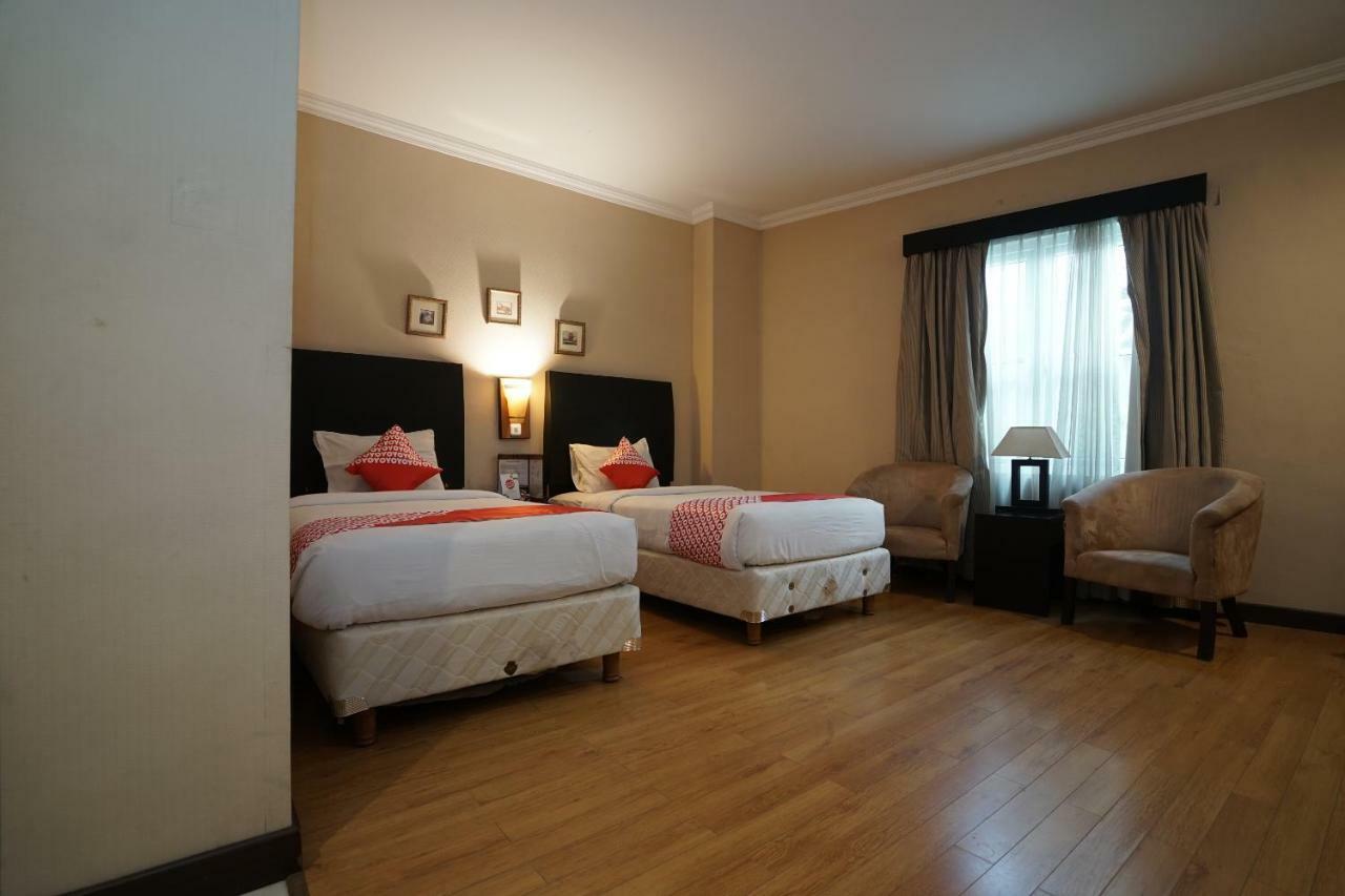 פאלמבאנג Capital O 1128 Hotel Imara מראה חיצוני תמונה