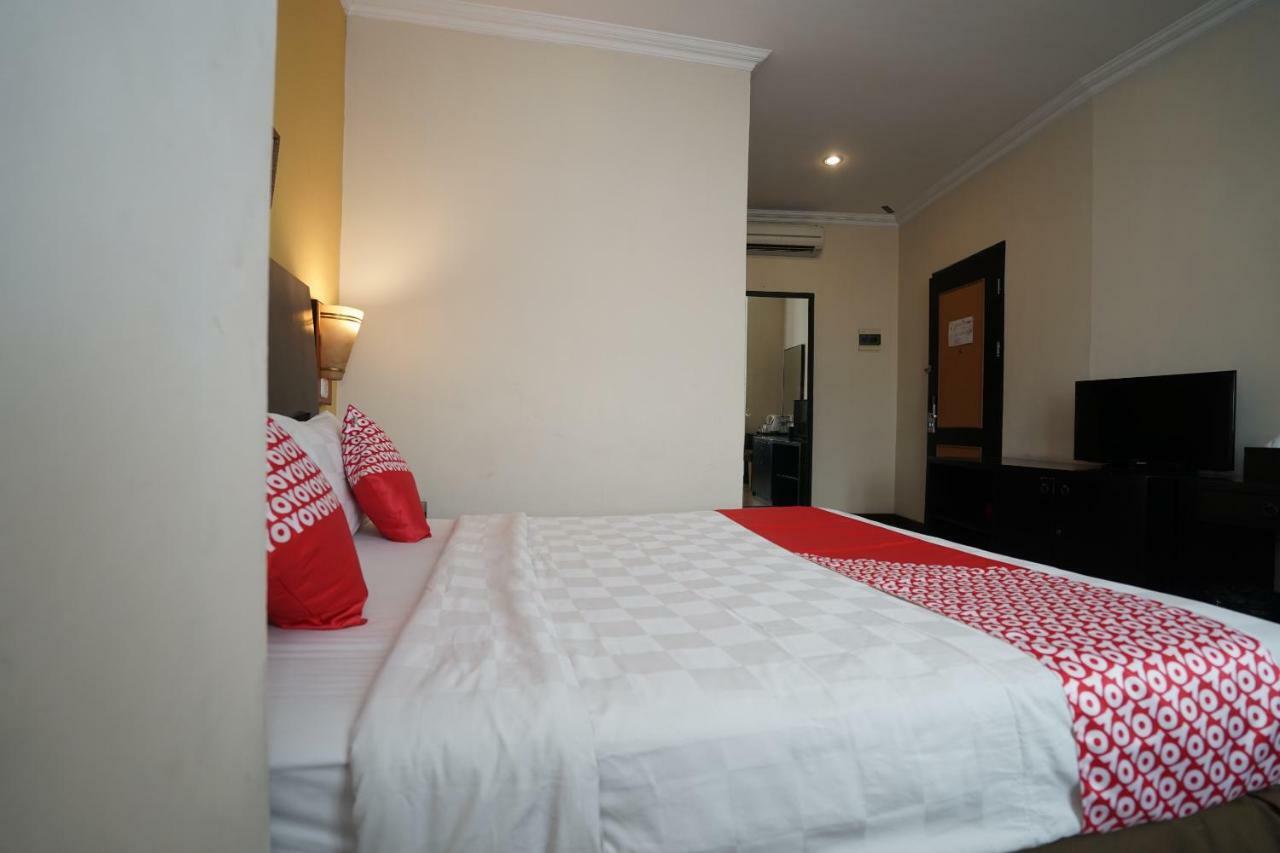 פאלמבאנג Capital O 1128 Hotel Imara מראה חיצוני תמונה