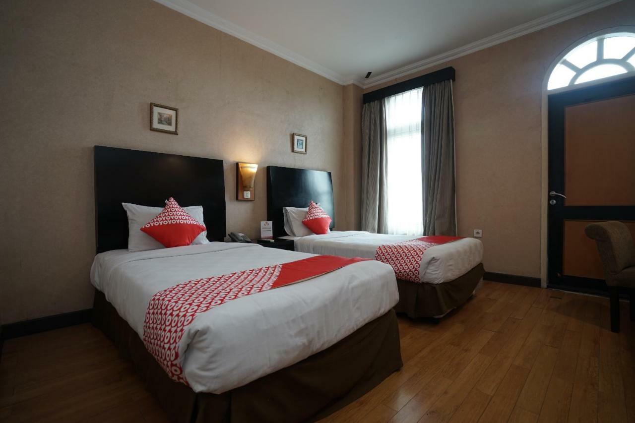 פאלמבאנג Capital O 1128 Hotel Imara מראה חיצוני תמונה