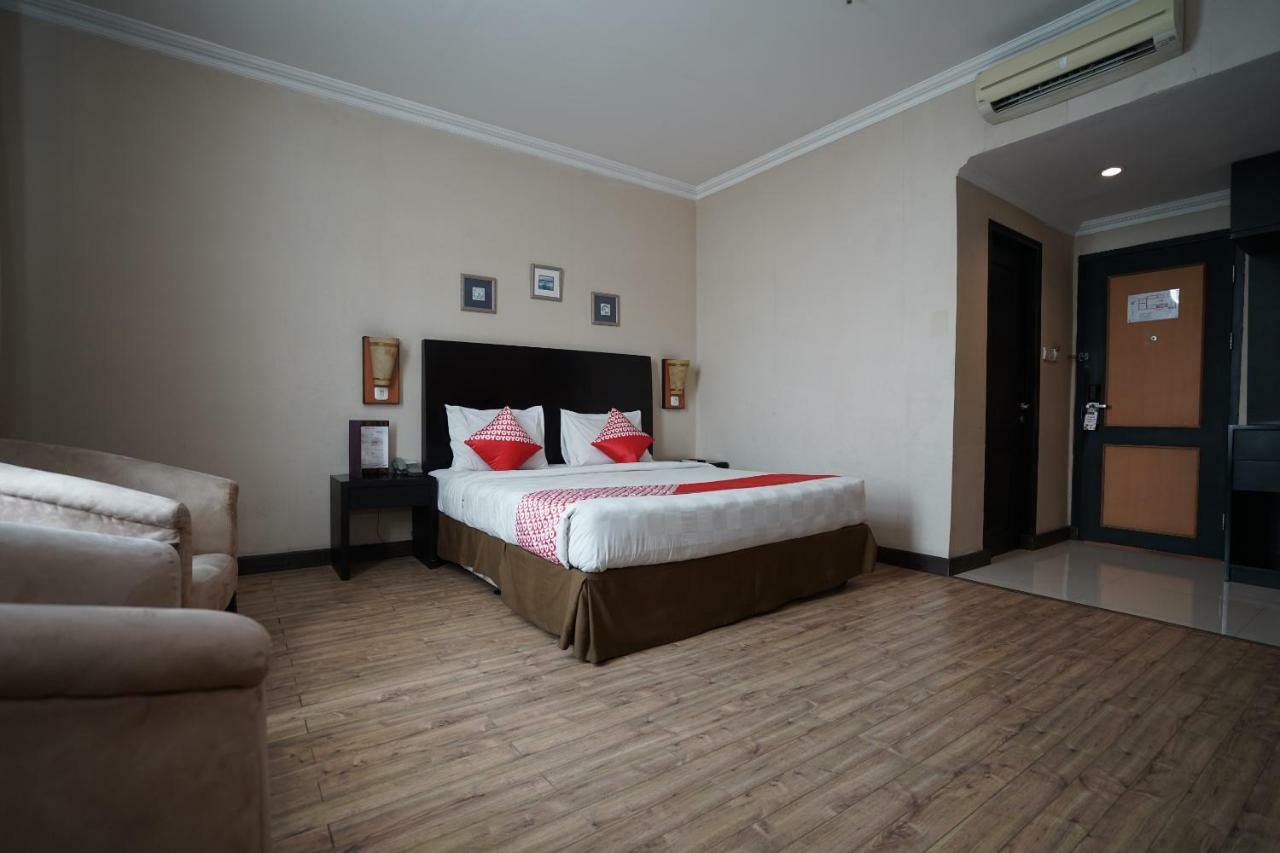 פאלמבאנג Capital O 1128 Hotel Imara מראה חיצוני תמונה
