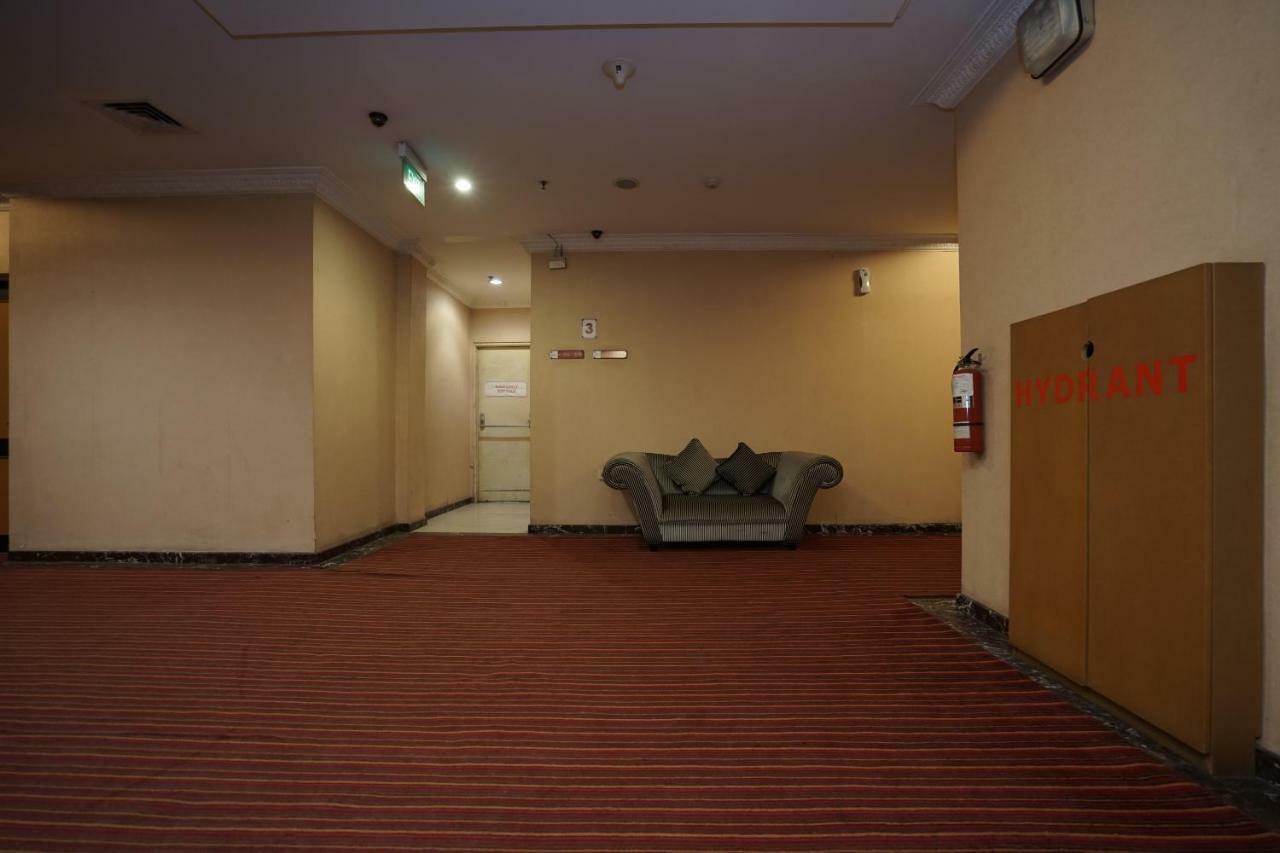 פאלמבאנג Capital O 1128 Hotel Imara מראה חיצוני תמונה